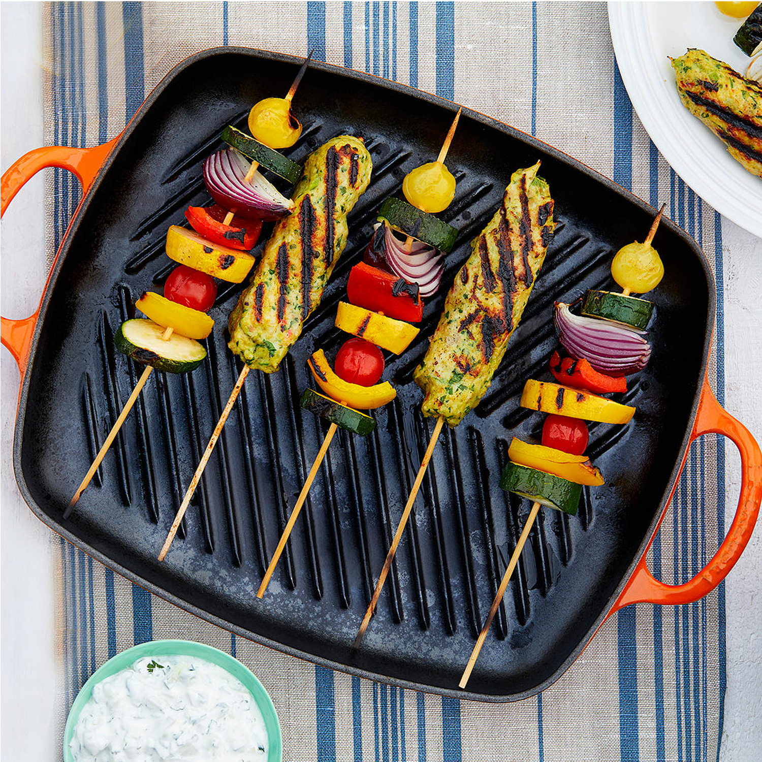 Le Creuset Signature Cast Iron Shallow Rectangular Grill in Cerise