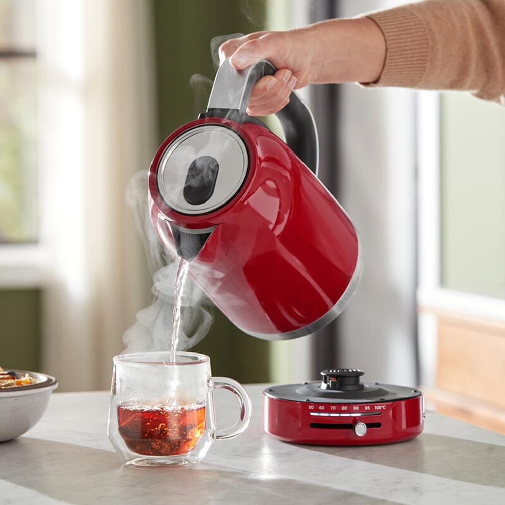 KitchenAid 5KEK1701BER 1.7L Kettle in Empire Red KitchenAid 5KEK1701BER 1.7L Kettle in Empire Red