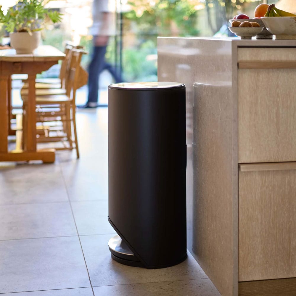 Joseph Joseph Arc 30L Easy-push Matt Black Pedal Bin Joseph Joseph Arc 30L Easy-push Matt Black Pedal Bin