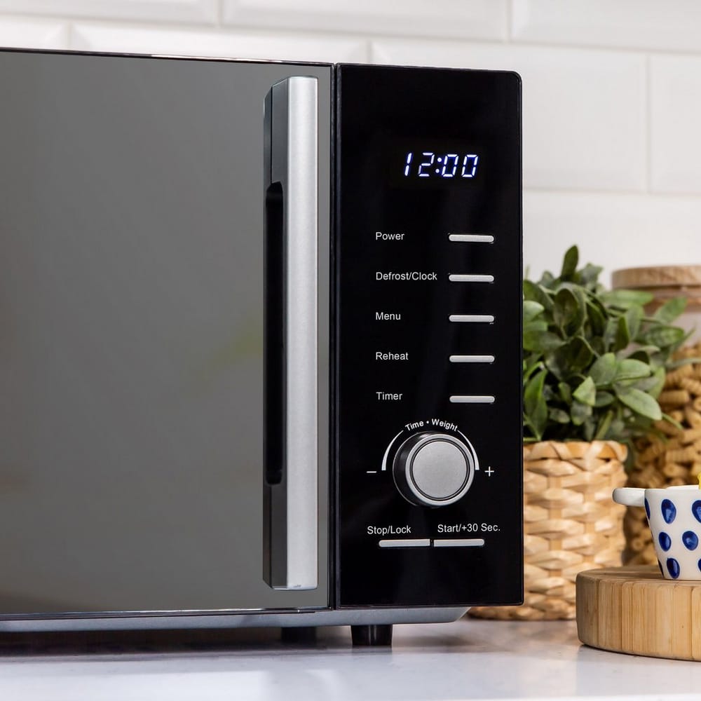 Russell Hobbs 23 Litre 900W Solo Microwave in Black - RHM2348B Russell Hobbs 23 Litre 900W Solo Microwave in Black - RHM2348B
