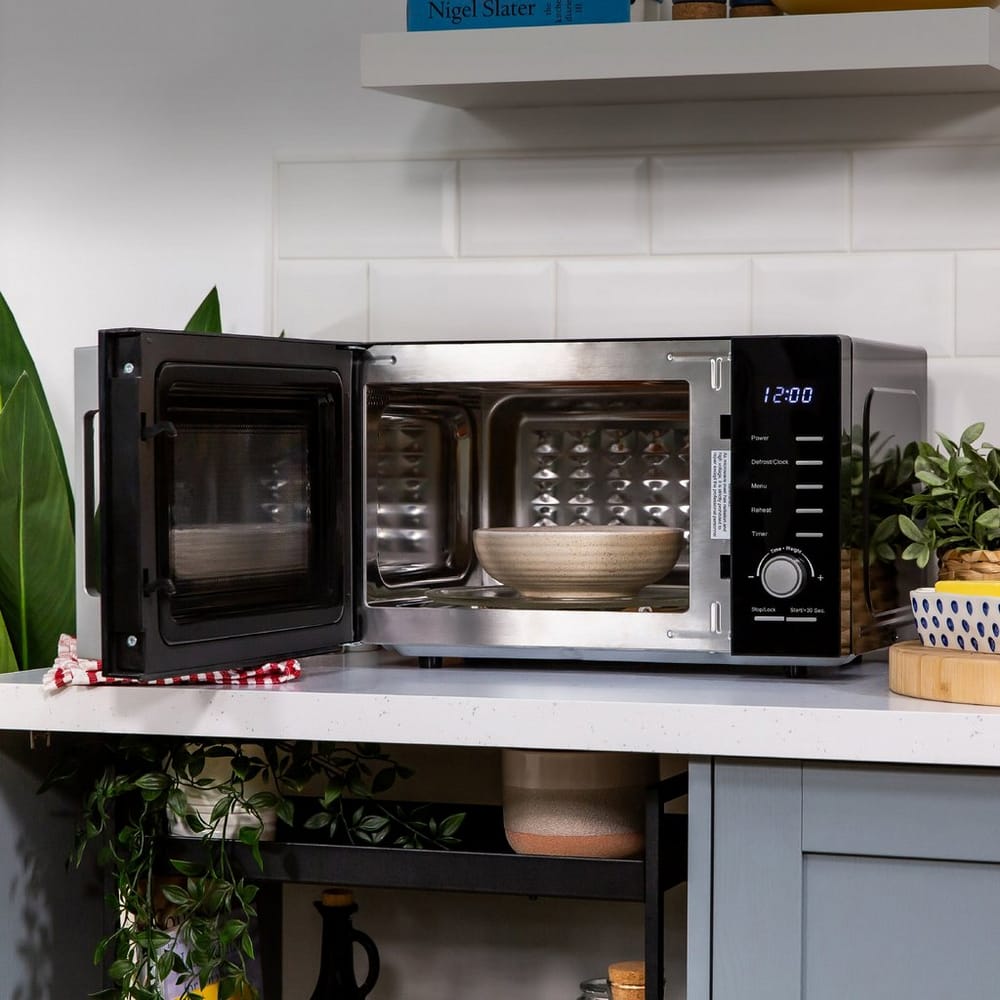 Russell Hobbs 23 Litre 900W Solo Microwave in Black - RHM2348B Russell Hobbs 23 Litre 900W Solo Microwave in Black - RHM2348B