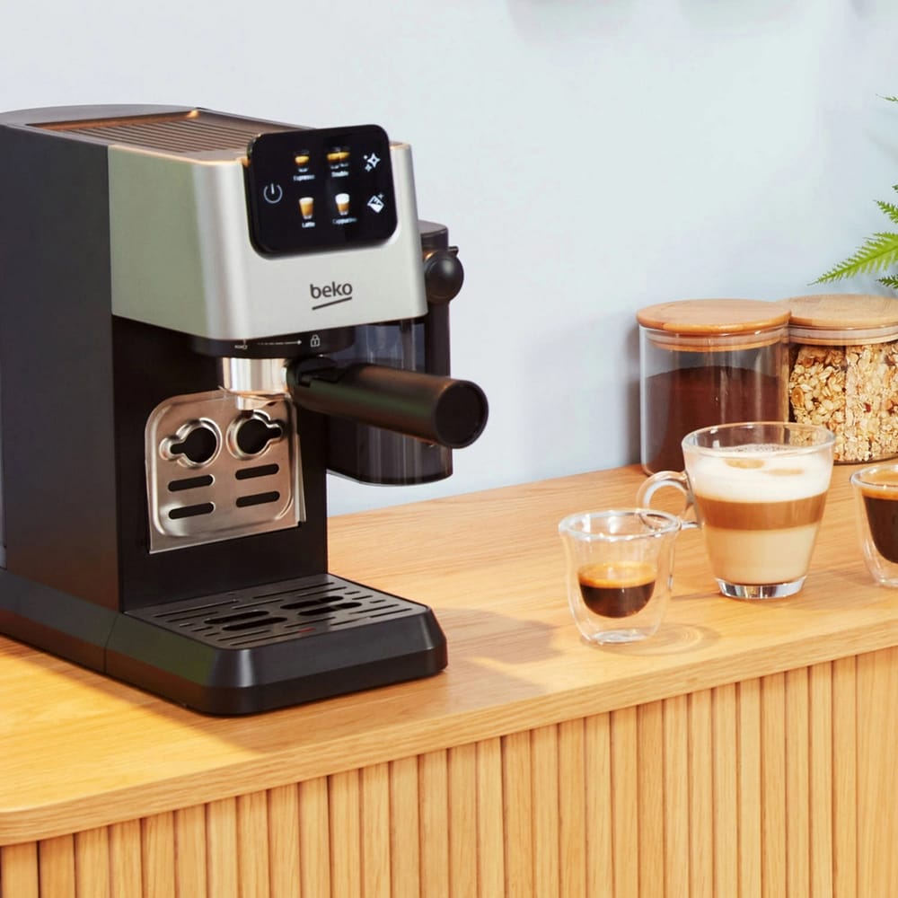 Beko CaffeExperto Manual Espresso with Steam Wand in Black - CEP5304X