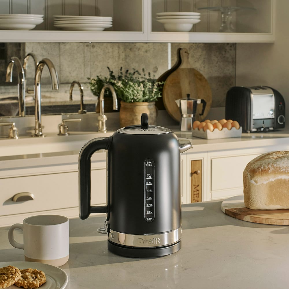 Dualit Classic Kettle in Matt Black - 72785 Dualit Classic Kettle in Matt Black - 72785