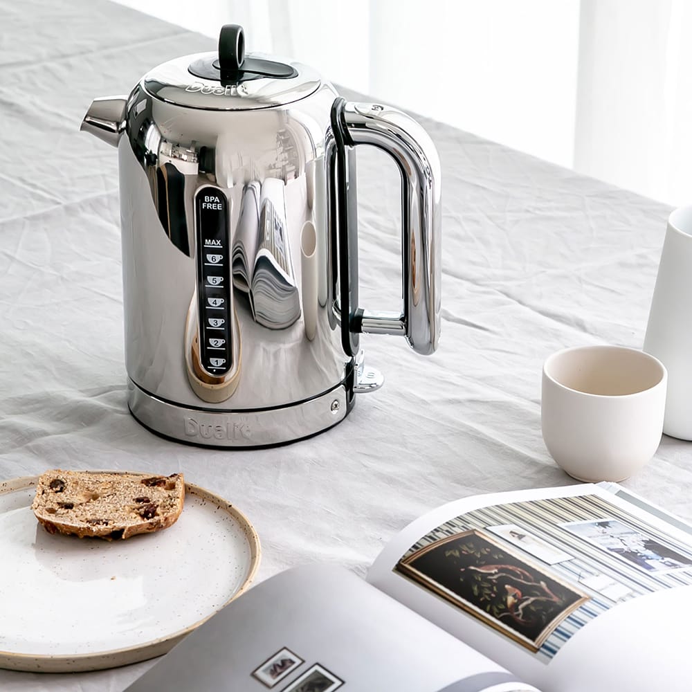 Dualit Classic Kettle in Polished Chrome - 72796 Dualit Classic Kettle in Polished Chrome - 72796