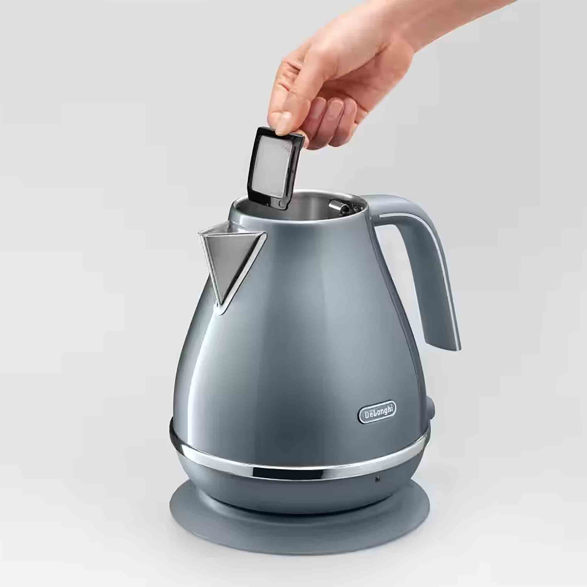 Delonghi Icona Metallics Kettle in Blue - KBOT3001AZ Delonghi Icona Metallics Kettle in Blue - KBOT3001AZ