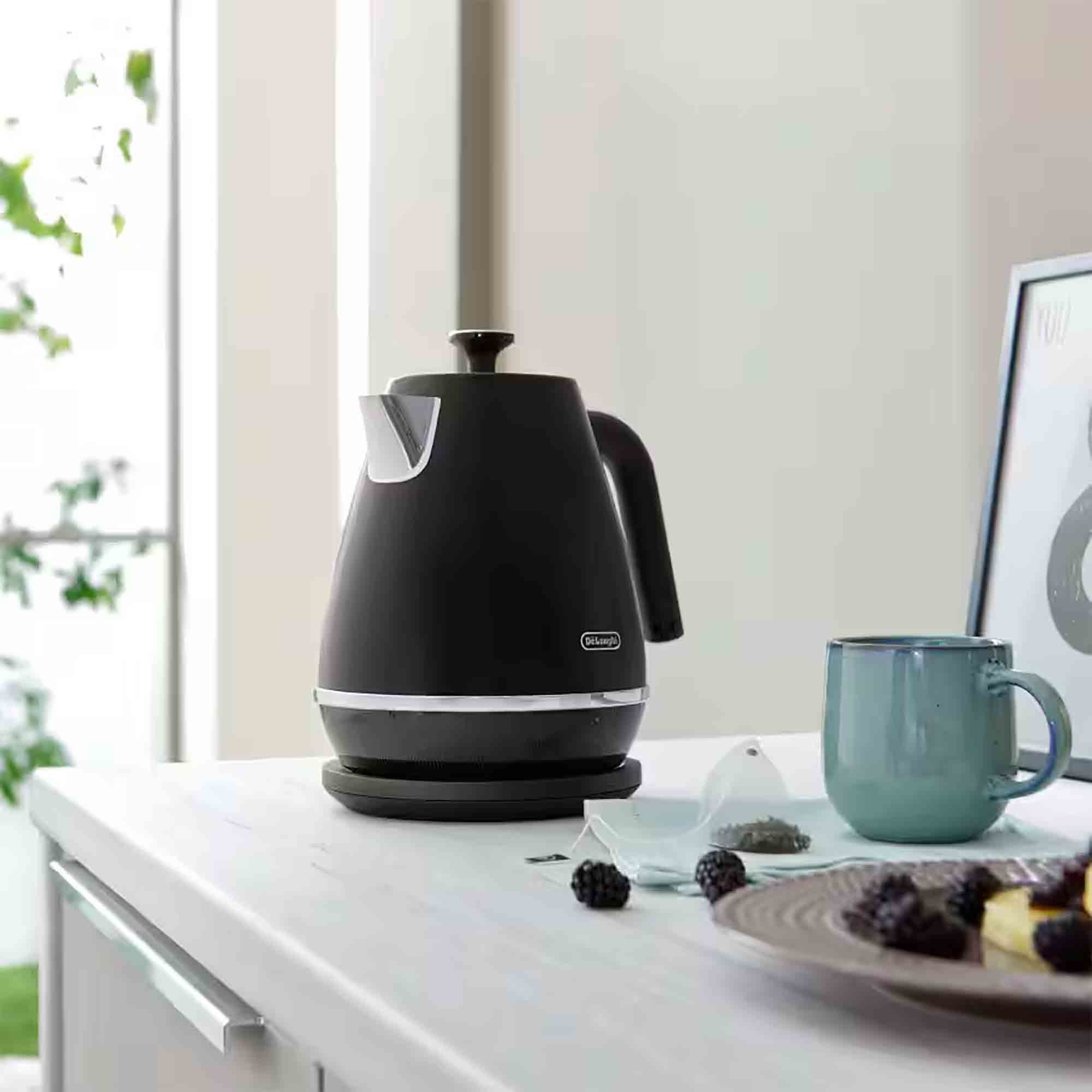 Delonghi Distinta X Kettle in Black - KBIN3001BK Delonghi Distinta X Kettle in Black - KBIN3001BK