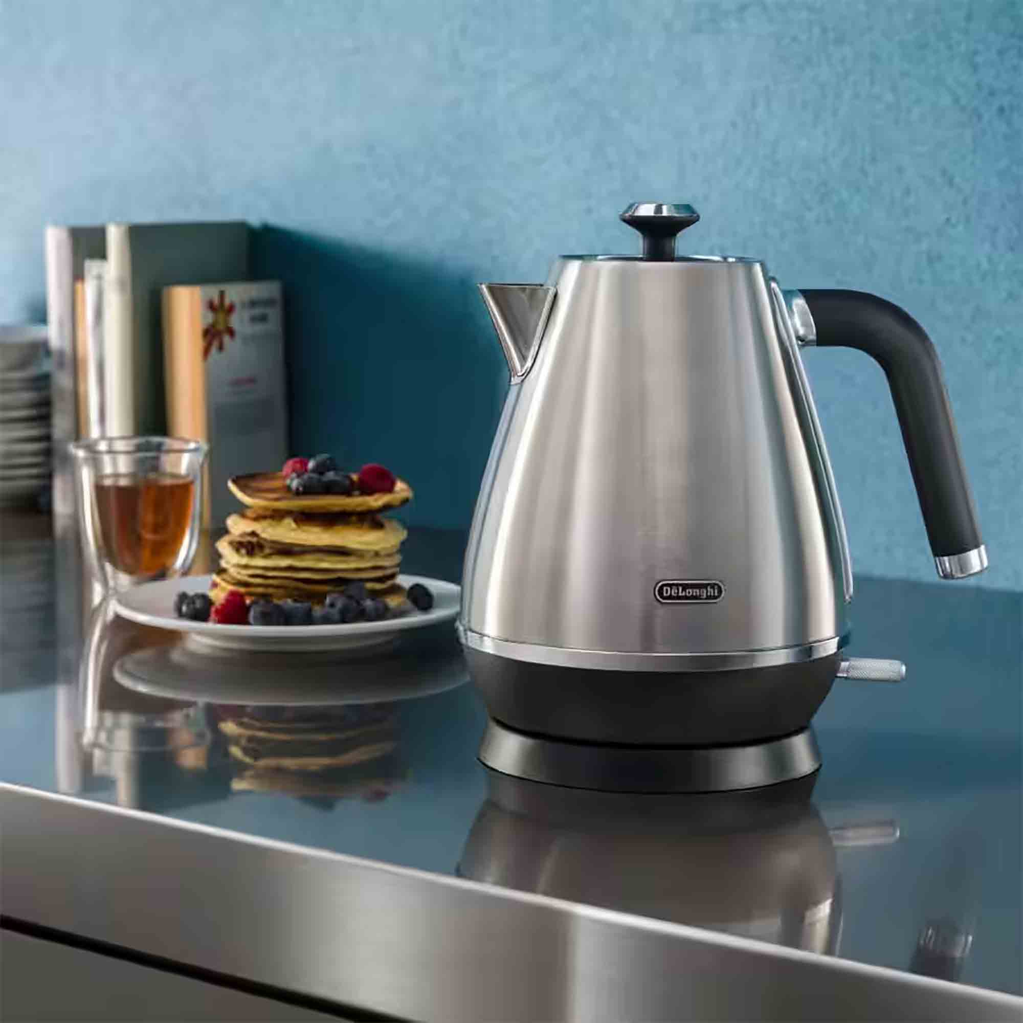 Delonghi Distinta X Kettle in Stainless Steel - KBIN3001M Delonghi Distinta X Kettle in Stainless Steel - KBIN3001M