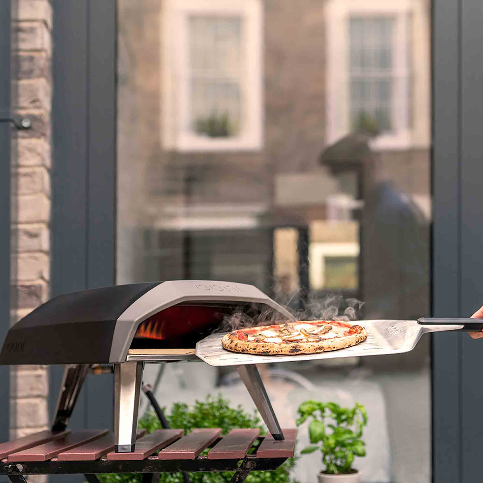 Ooni Koda 12 Gas Powered Outdoor Pizza Oven - UU-P06900 Ooni Koda 12 Gas Powered Outdoor Pizza Oven - UU-P06900