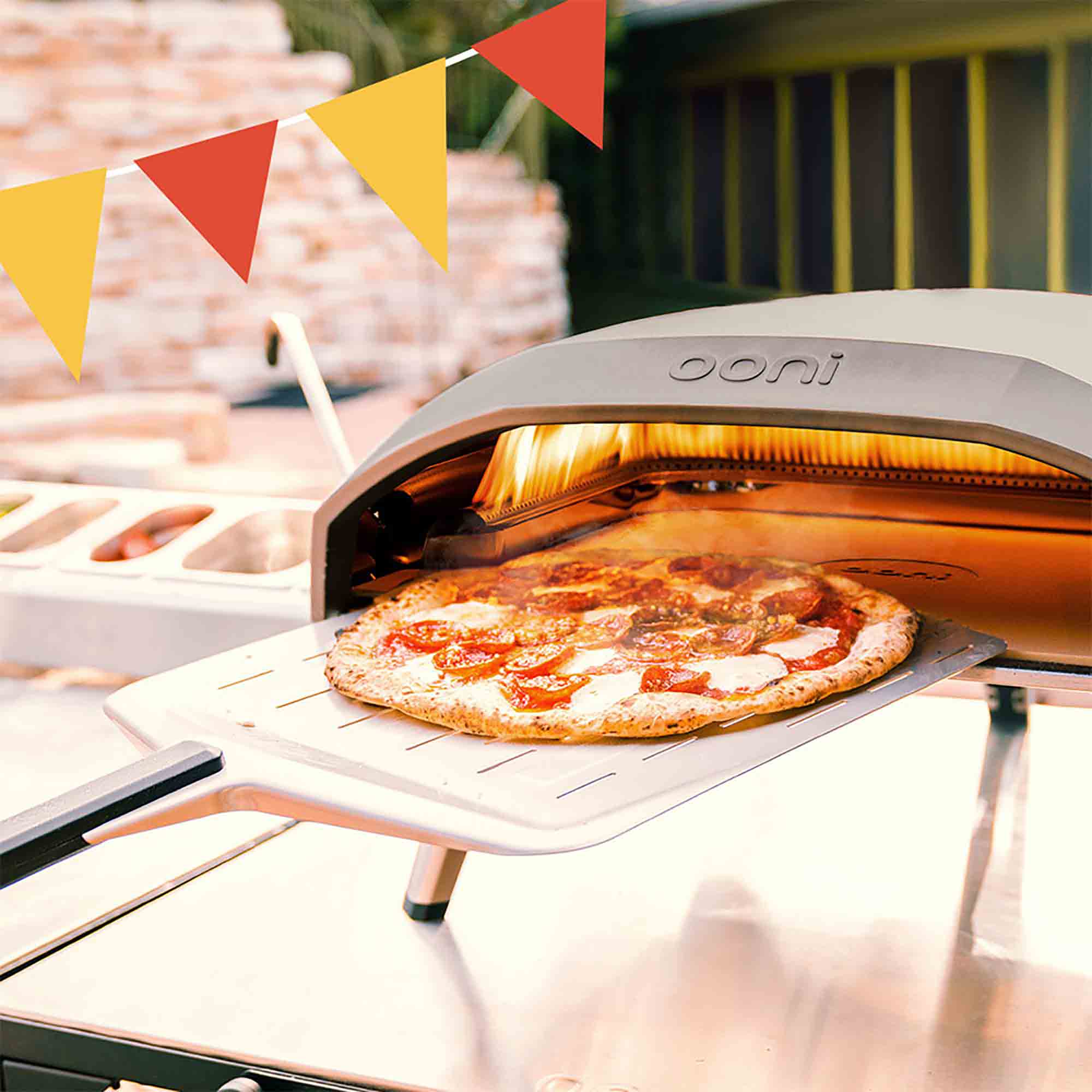 Ooni Koda 16 Gas Powered Outdoor Pizza Oven - UU-P0B200 Ooni Koda 16 Gas Powered Outdoor Pizza Oven - UU-P0B200
