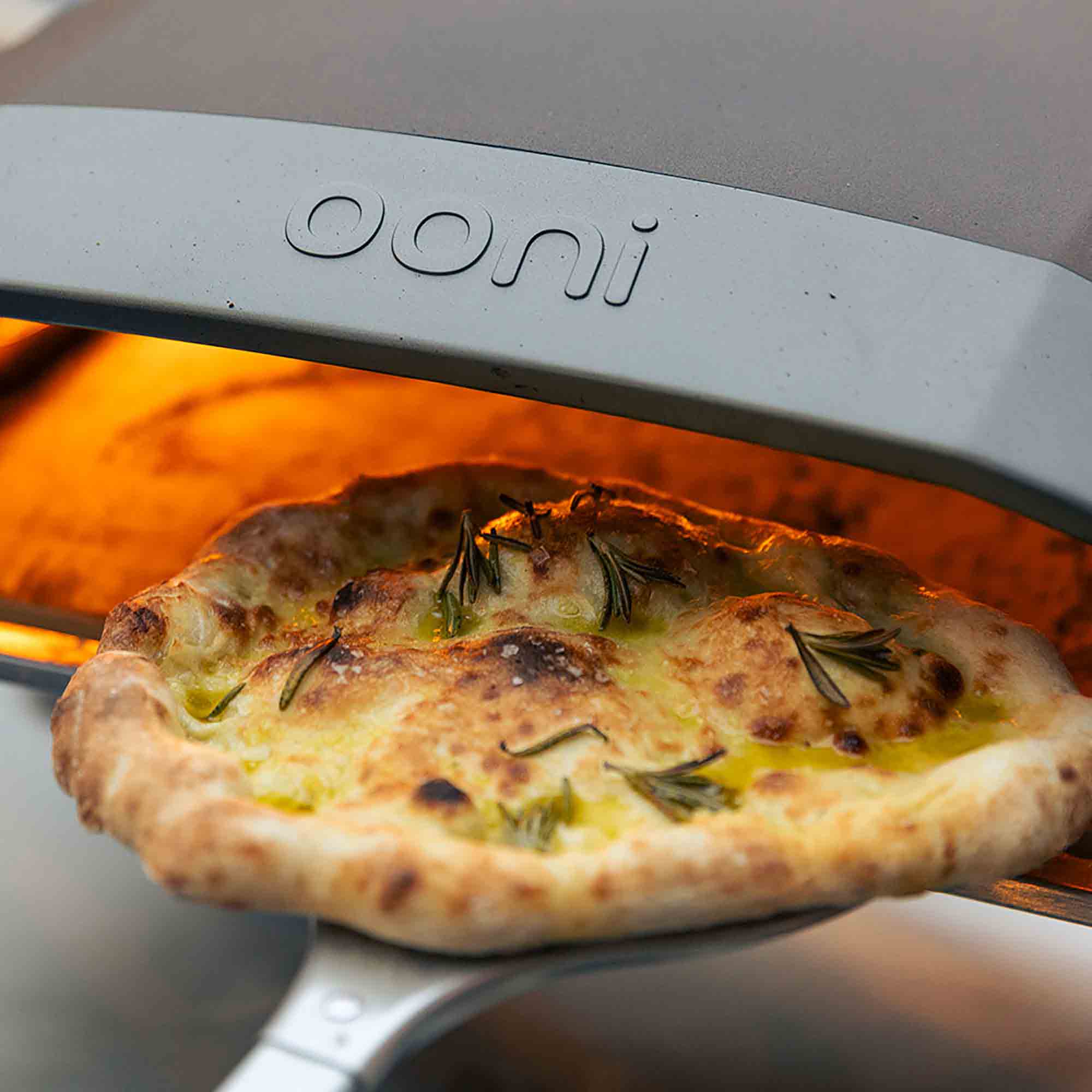 Ooni Koda 16 Gas Powered Outdoor Pizza Oven - UU-P0B200 Ooni Koda 16 Gas Powered Outdoor Pizza Oven - UU-P0B200