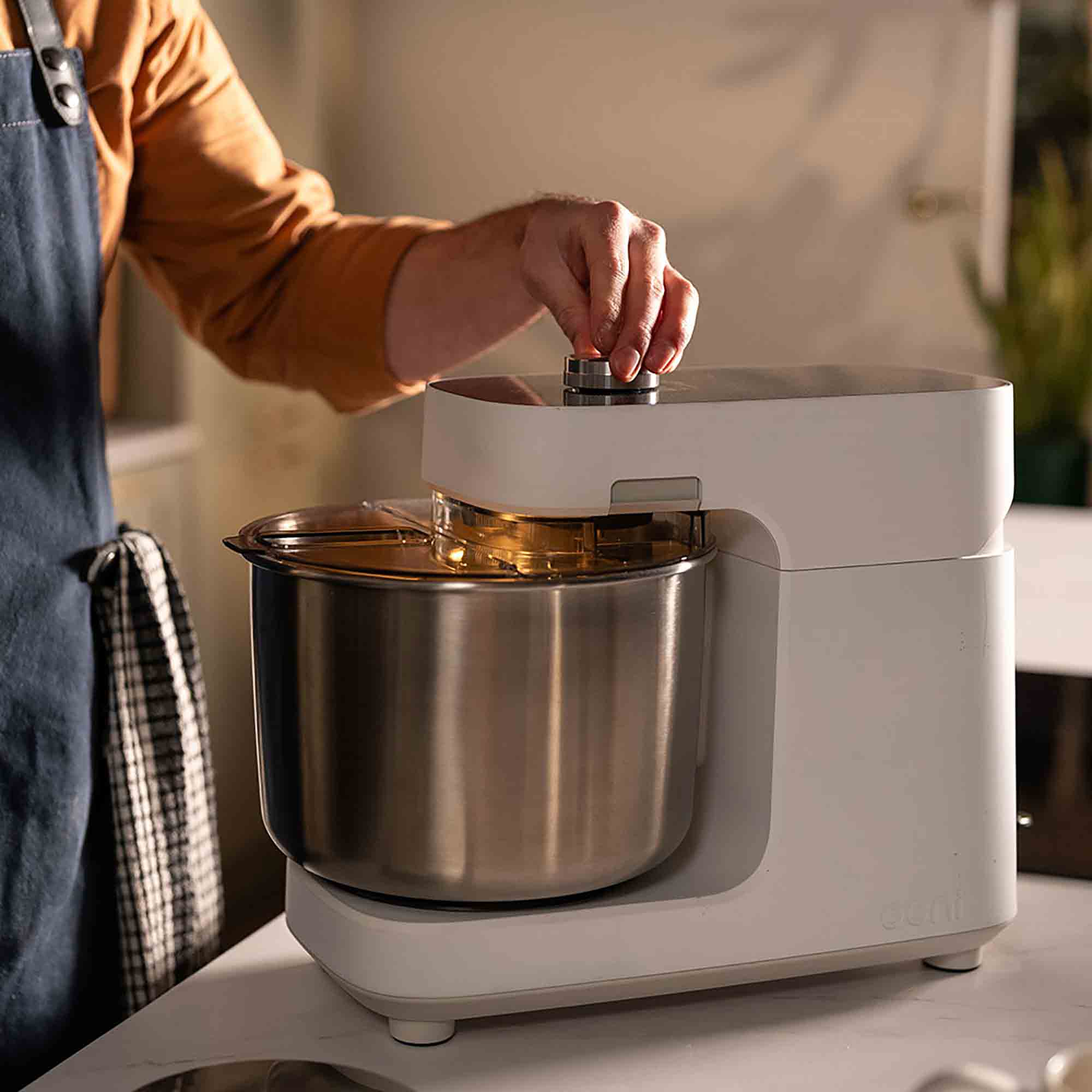 Ooni Halo Pro Spiral Mixer in Polar White - UU-P31600 Ooni Halo Pro Spiral Mixer in Polar White - UU-P31600