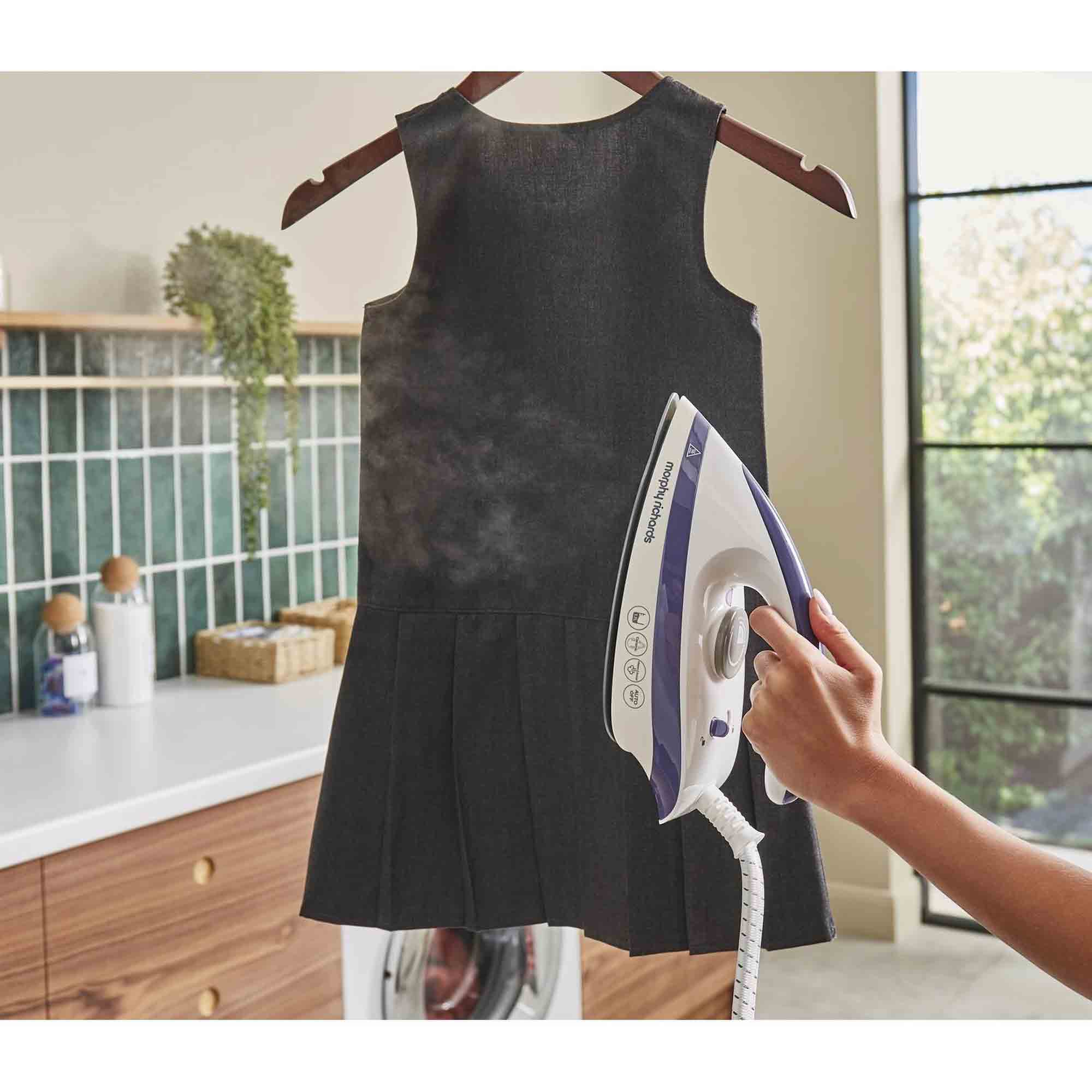 Morphy Richards Speed Steam 3000W Steam Generator - Purple - 333202 Morphy Richards Speed Steam 3000W Steam Generator - Purple - 333202