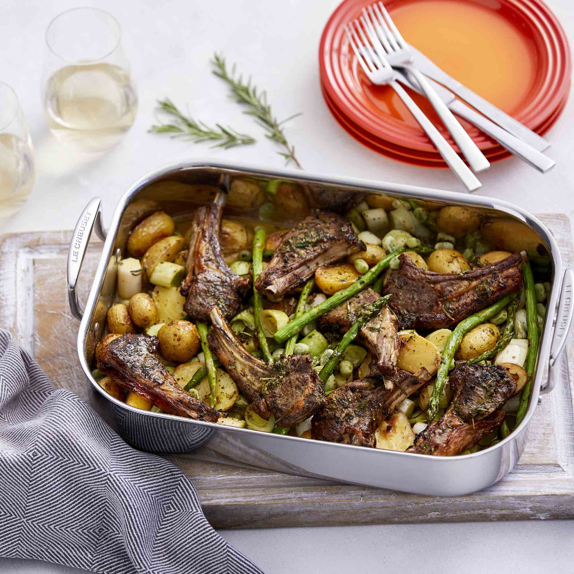 Le Creuset 3-ply Stainless Steel Rectangular Roaster 35cm Le Creuset 3-ply Stainless Steel Rectangular Roaster 35cm