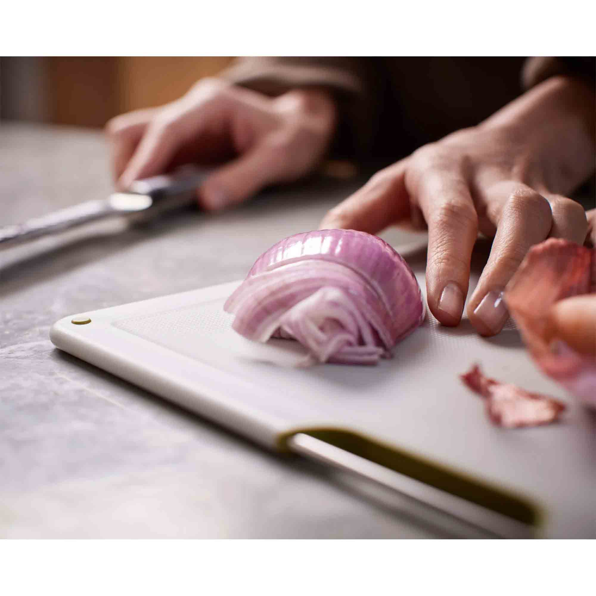 Joseph Joseph Folio Steel 4 Piece Chopping Board Set in Light Stone – 1000072 Joseph Joseph Folio Steel 4 Piece Chopping Board Set in Light Stone – 1000072