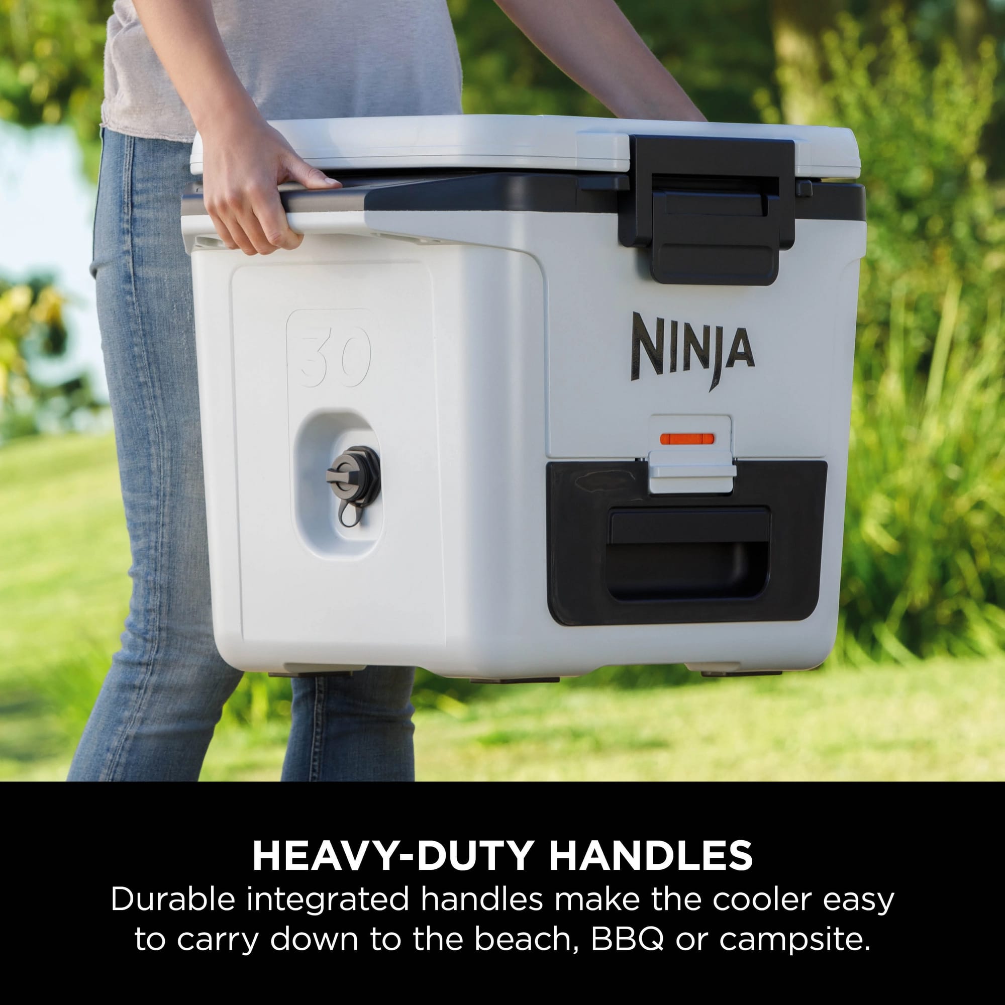 Ninja FrostVault 28L Hard Cooler with Dry Zone - Cloud White - FB131UKWH Ninja FrostVault 28L Hard Cooler with Dry Zone - Cloud White - FB131UKWH