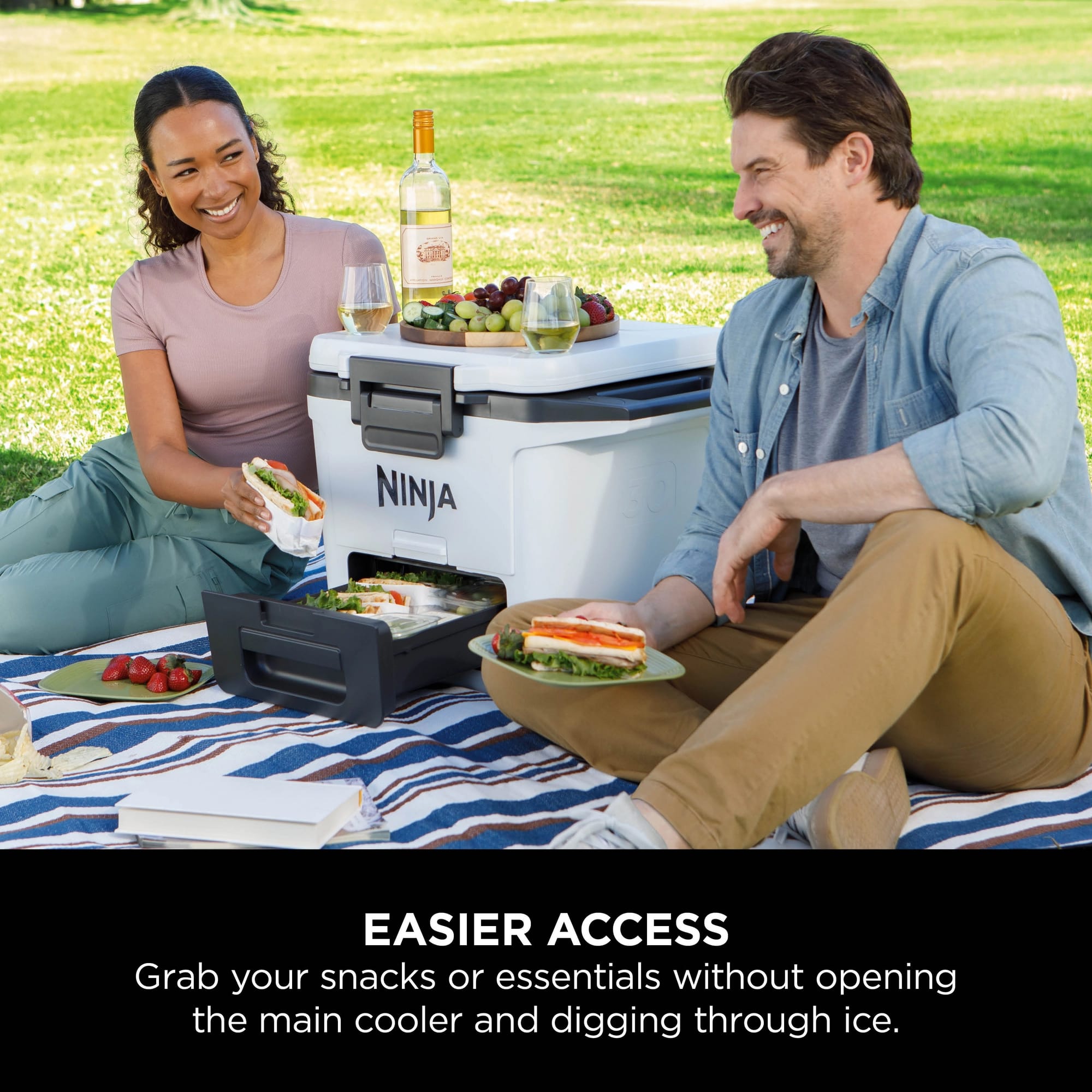 Ninja FrostVault 28L Hard Cooler with Dry Zone - Cloud White - FB131UKWH Ninja FrostVault 28L Hard Cooler with Dry Zone - Cloud White - FB131UKWH