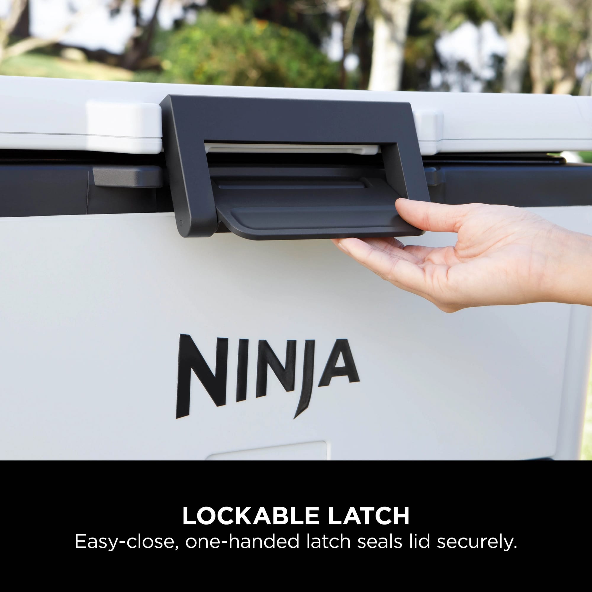 Ninja FrostVault 47L Hard Cooler with Dry Zone – Cloud White - FB151UKWH Ninja FrostVault 47L Hard Cooler with Dry Zone – Cloud White - FB151UKWH