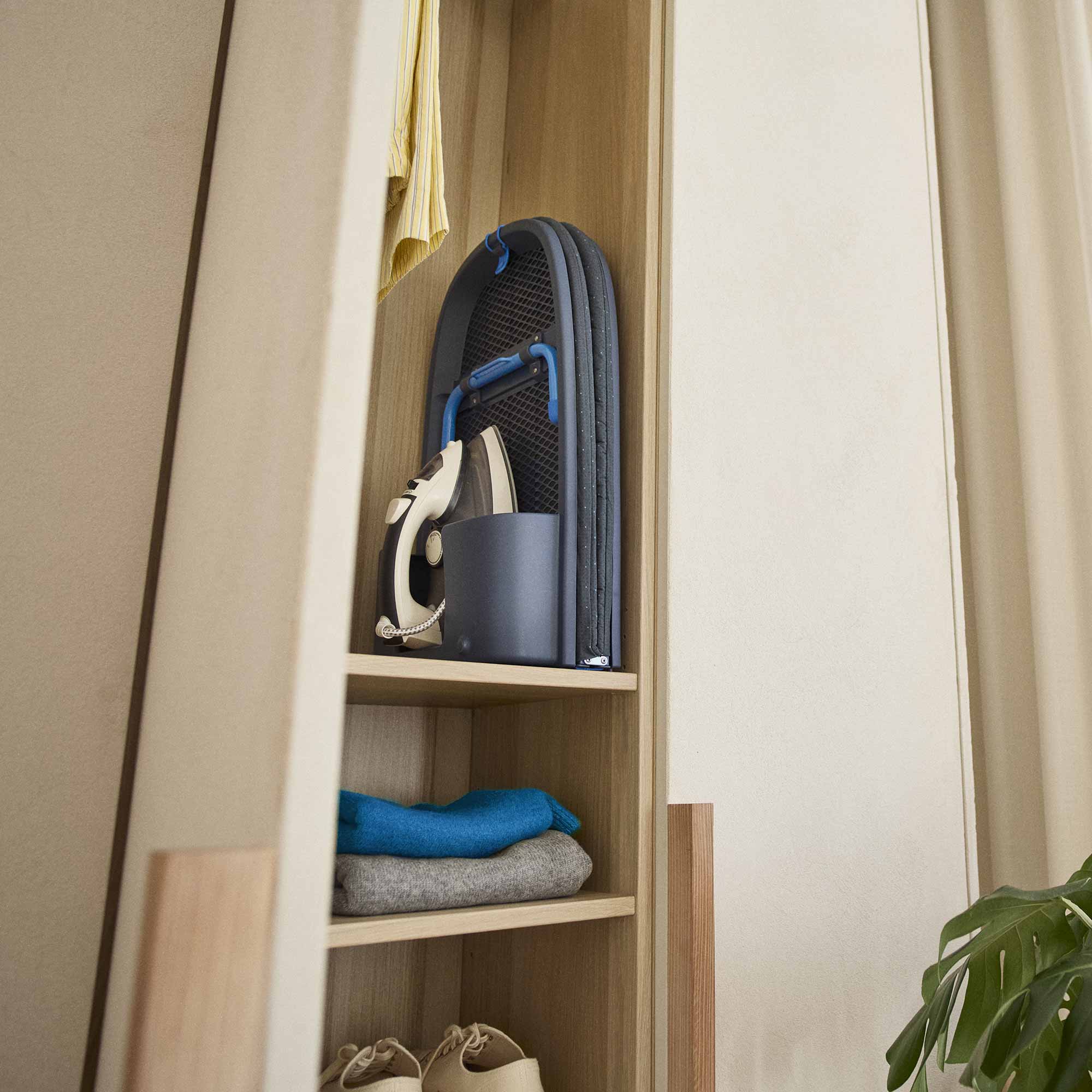 Joseph Joseph Pocket Max Plus 110cm Folding Ironing Board – Blue - 5000022 Joseph Joseph Pocket Max Plus 110cm Folding Ironing Board – Blue - 5000022