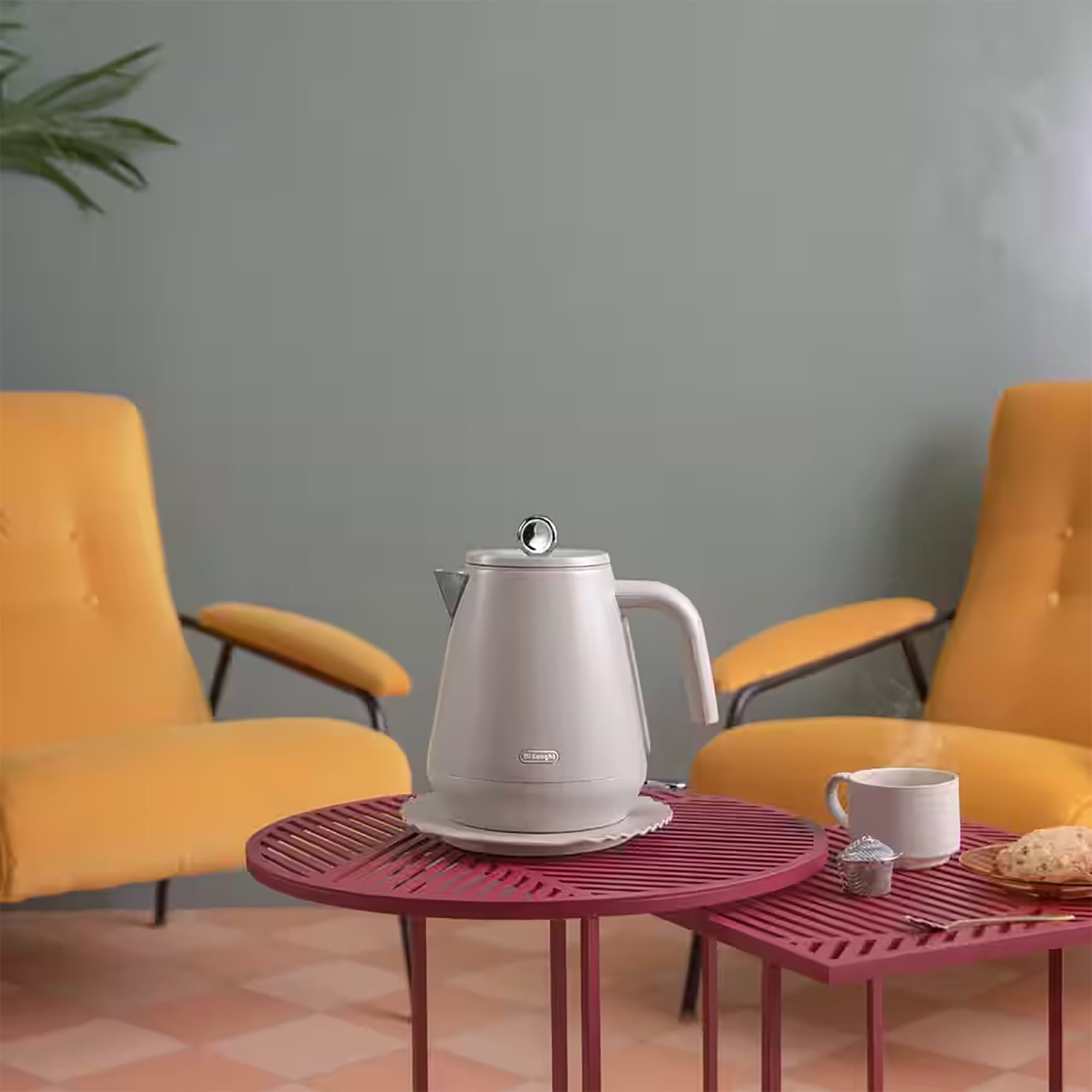Delonghi Eclettica 1.7L Kettle in Beige - KBY3001BG Delonghi Eclettica 1.7L Kettle in Beige - KBY3001BG