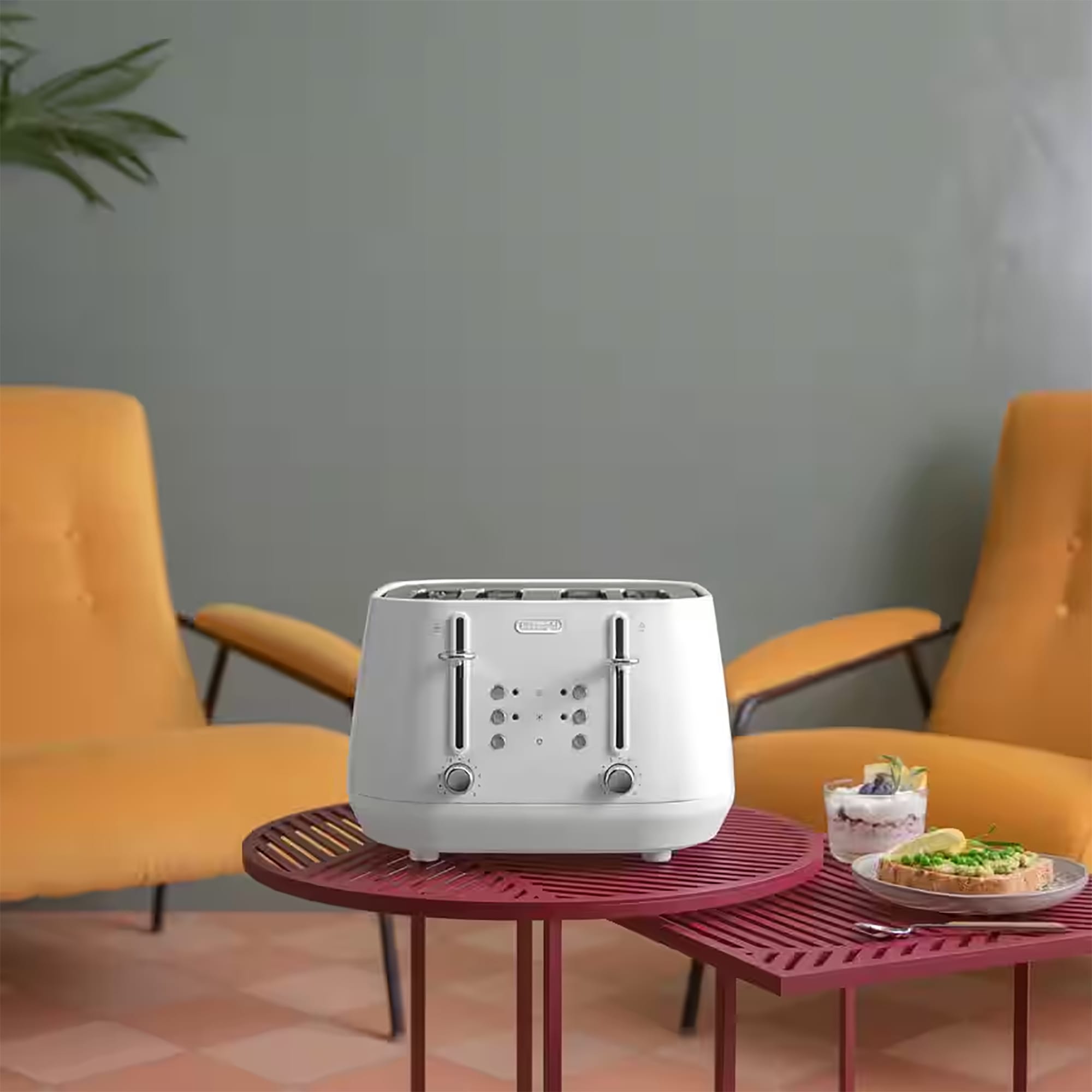Delonghi Eclettica 4 Slice Toaster in White - CTY4003W Delonghi Eclettica 4 Slice Toaster in White - CTY4003W
