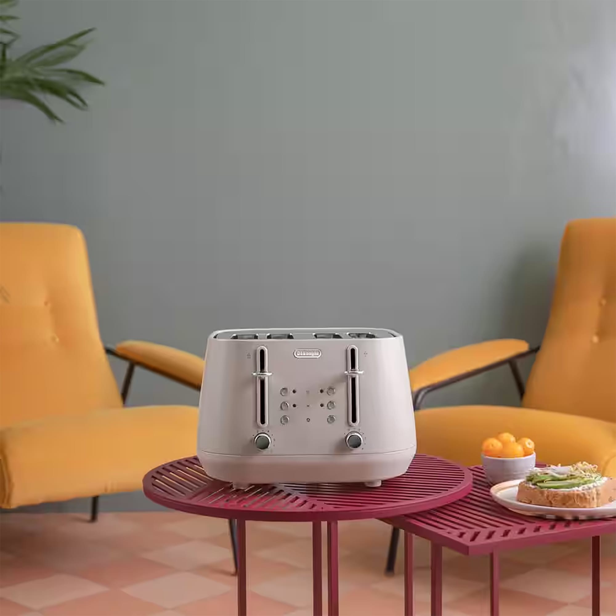 Delonghi Eclettica 4 Slice Toaster in Beige - CTY4003BG Delonghi Eclettica 4 Slice Toaster in Beige - CTY4003BG
