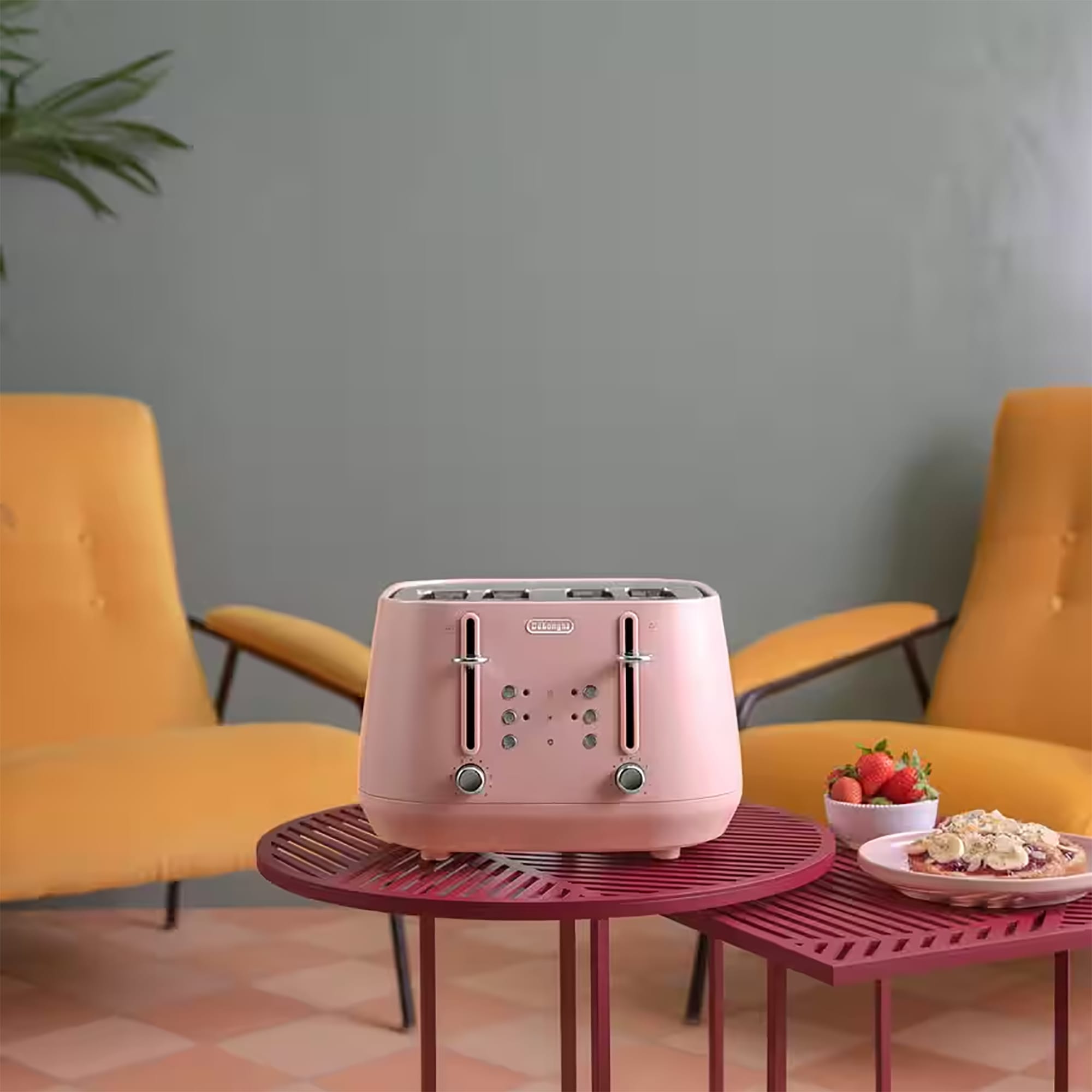 Delonghi Eclettica 4 Slice Toaster in Pink - CTY4003PK Delonghi Eclettica 4 Slice Toaster in Pink - CTY4003PK