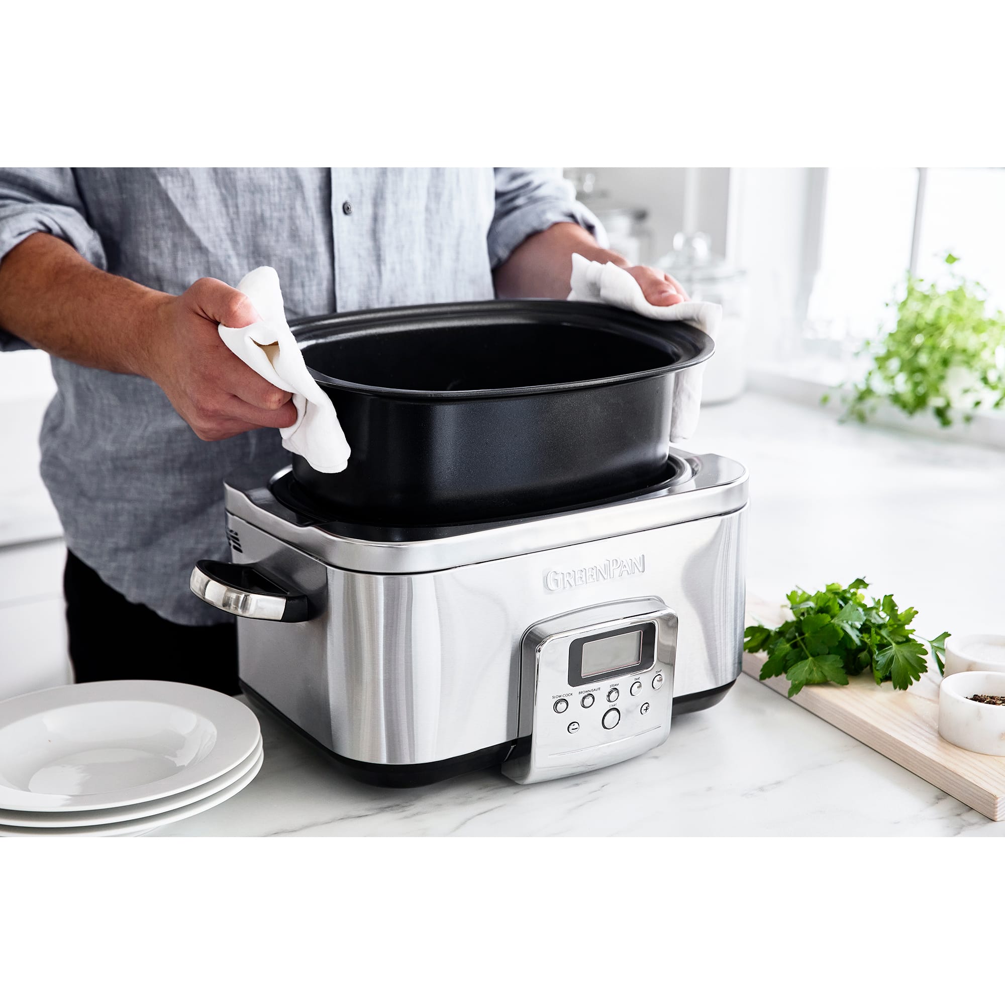GreenPan 6 Litre Slow Cooker in Stainless Steel – CC005308 GreenPan 6 Litre Slow Cooker in Stainless Steel – CC005308