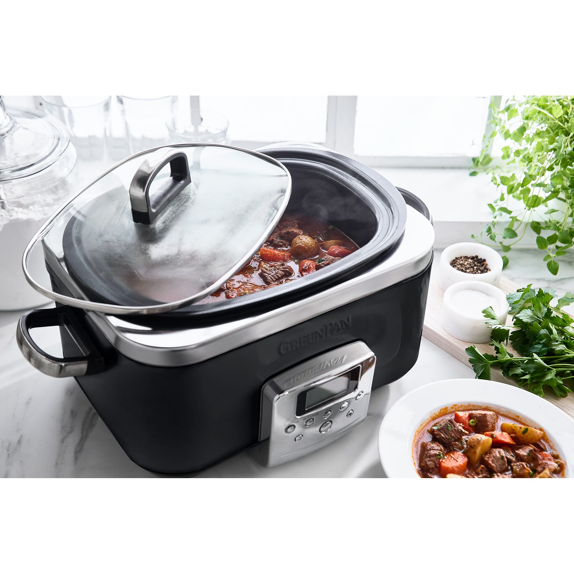 Greenpan 6 Litre Slow Cooker in Black - CC005310 Greenpan 6 Litre Slow Cooker in Black - CC005310