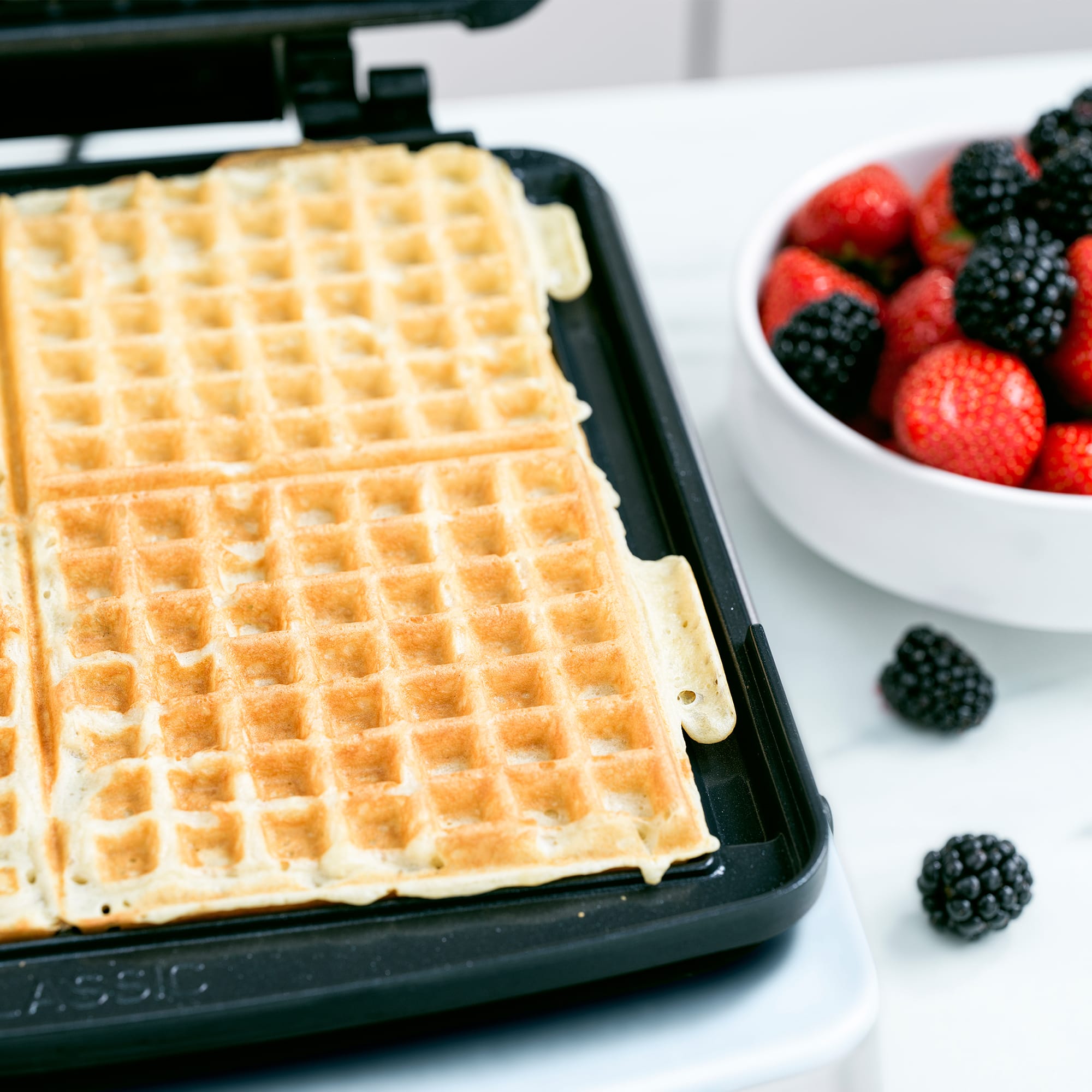 GreenPan Elite Waffle Maker in Blue Haze - CC006586 GreenPan Elite Waffle Maker in Blue Haze - CC006586