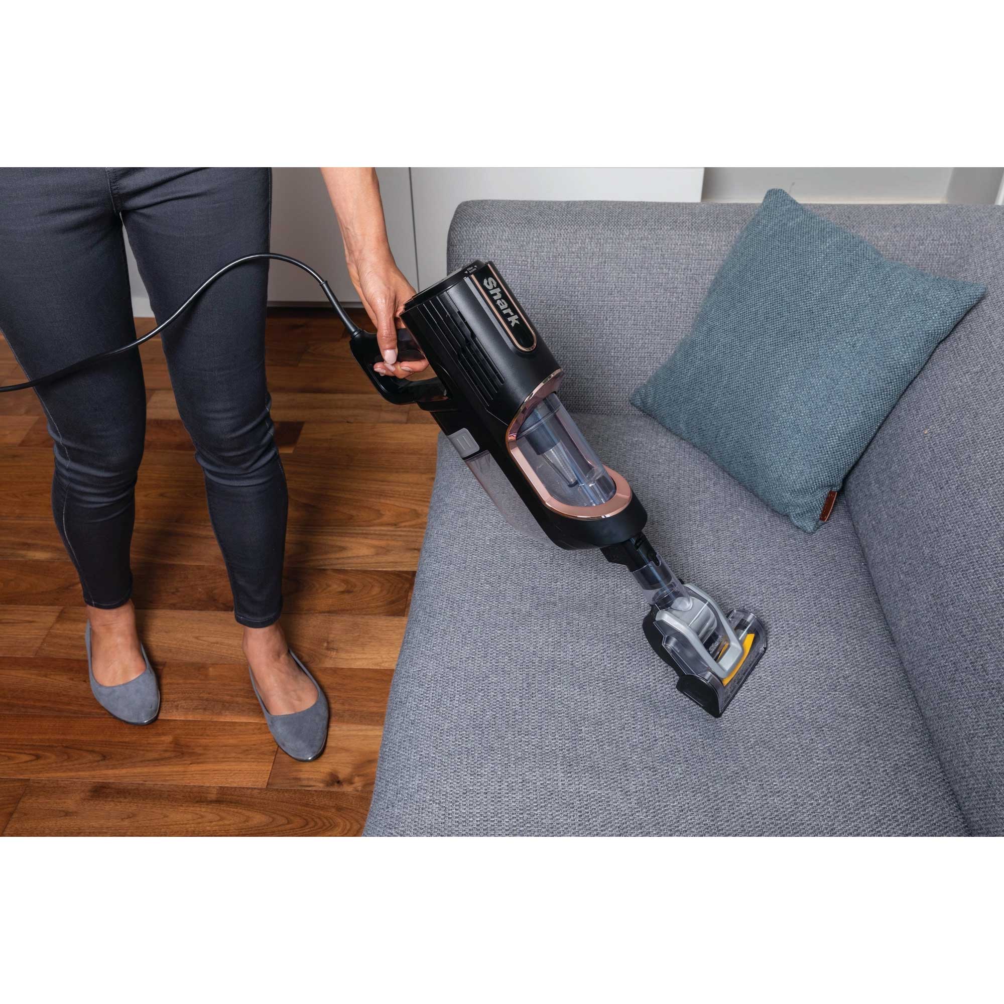 Shark Anti Hair Wrap Corded Stick Vacuum Cleaner with Flexology & TruePet – Rose Gold | HZ500UKT Shark Anti Hair Wrap Corded Stick Vacuum Cleaner with Flexology & TruePet – Rose Gold | HZ500UKT