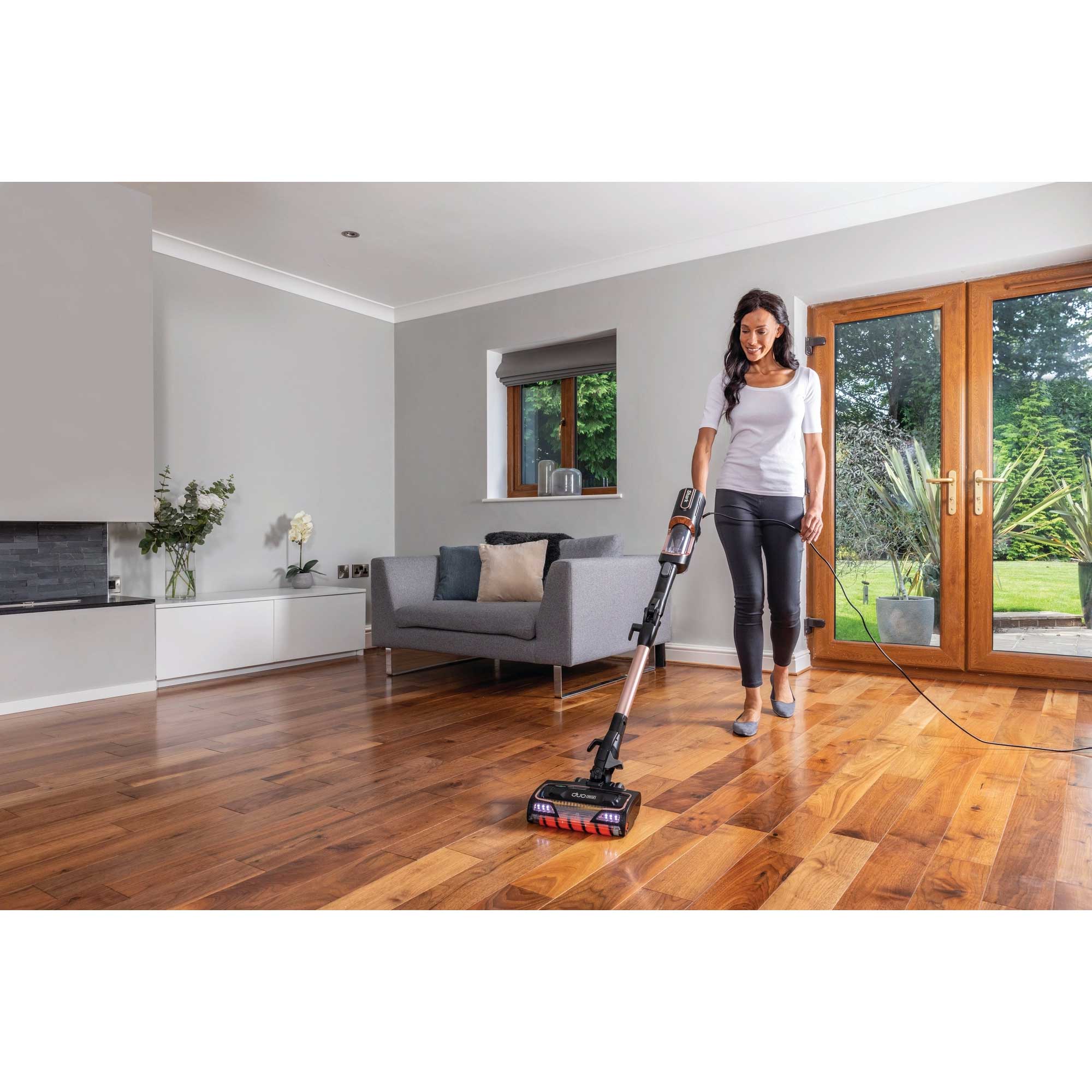 Shark Anti Hair Wrap Corded Stick Vacuum Cleaner with Flexology & TruePet – Rose Gold | HZ500UKT Shark Anti Hair Wrap Corded Stick Vacuum Cleaner with Flexology & TruePet – Rose Gold | HZ500UKT