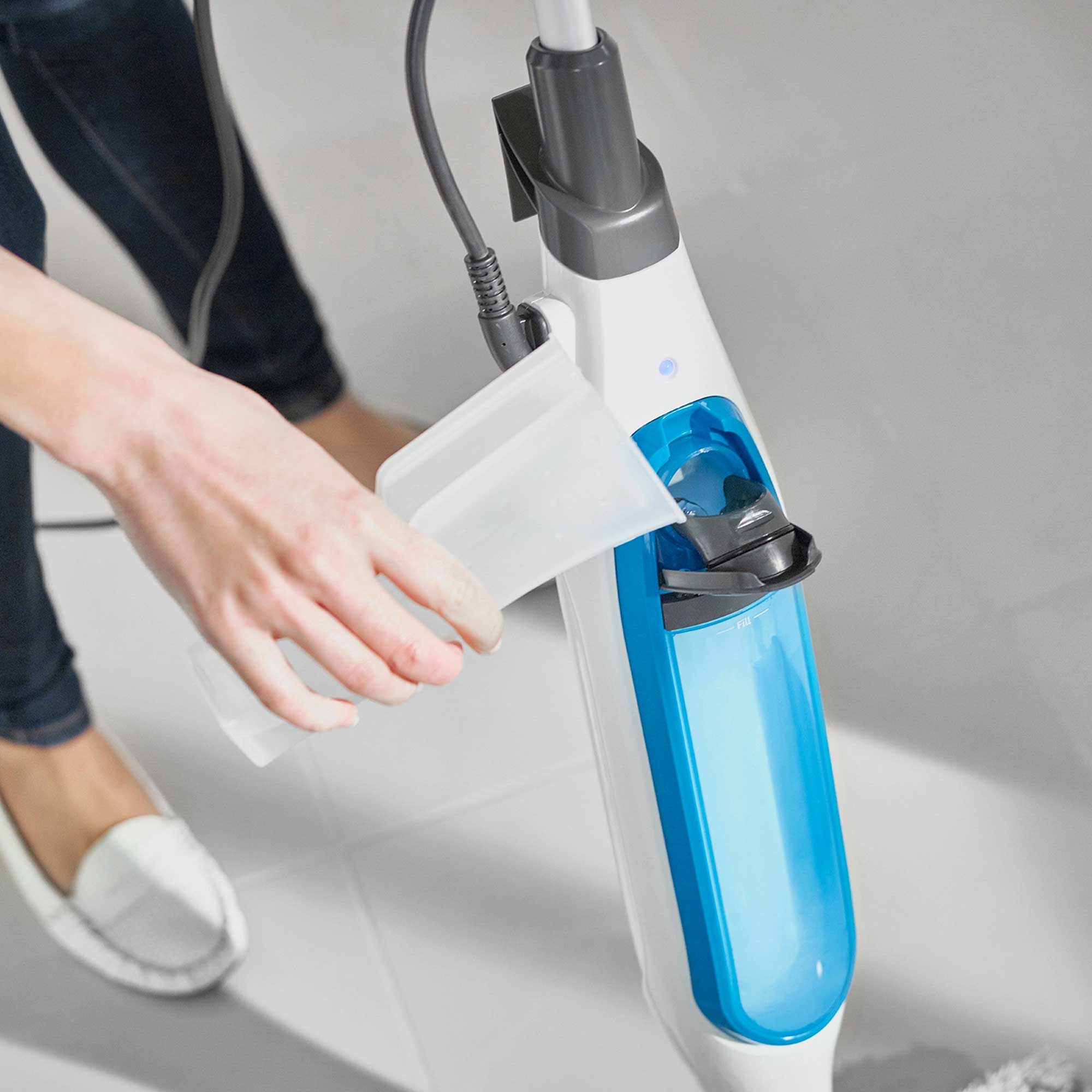 Shark Klik n'Flip Manual Steam Pocket Mop – White & Blue | S6001UK Shark Klik n'Flip Manual Steam Pocket Mop – White & Blue | S6001UK